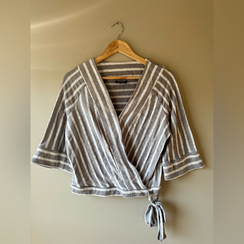 Lucky Brand Gray White Stripe Wrap Plunge V Neck Top Women’s Blouse